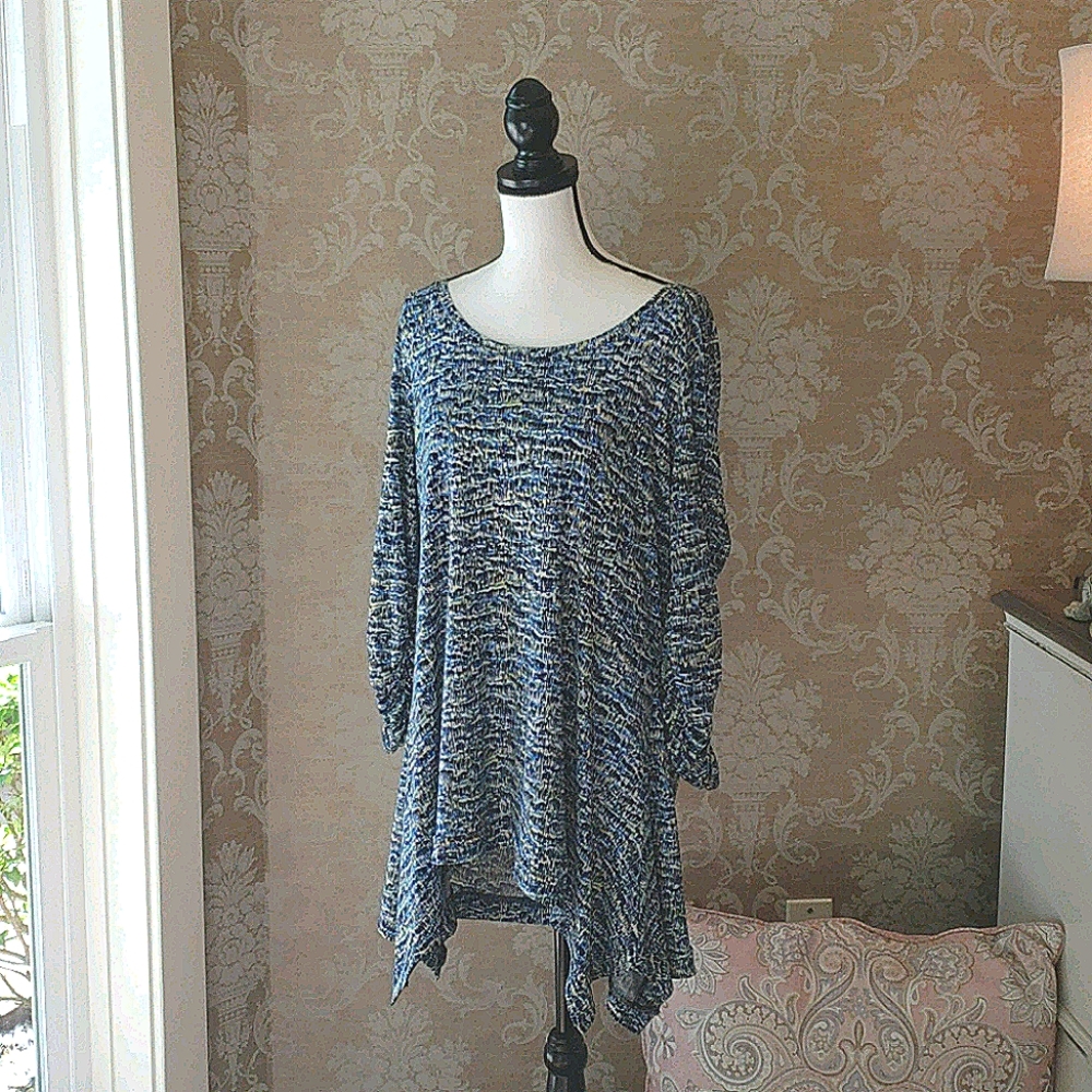 PREMISE WOMAN TOP